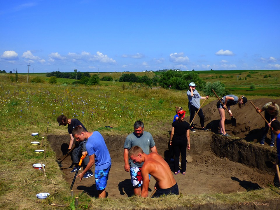 Експедиція ПНПУ ім. В.Г.Короленка на Більському городищі